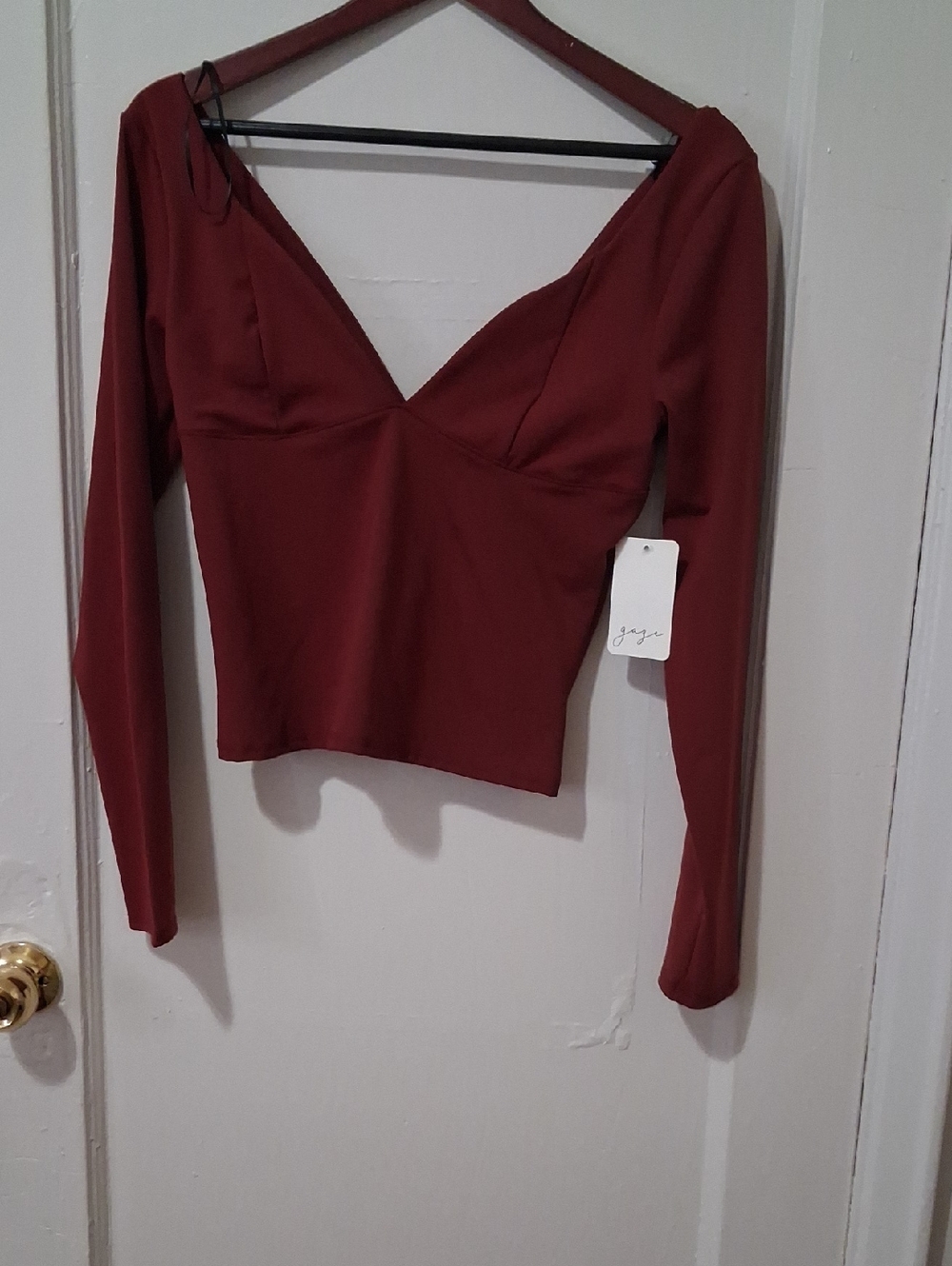 Long-Sleeve V-Neck  Top in Deep Burgundy